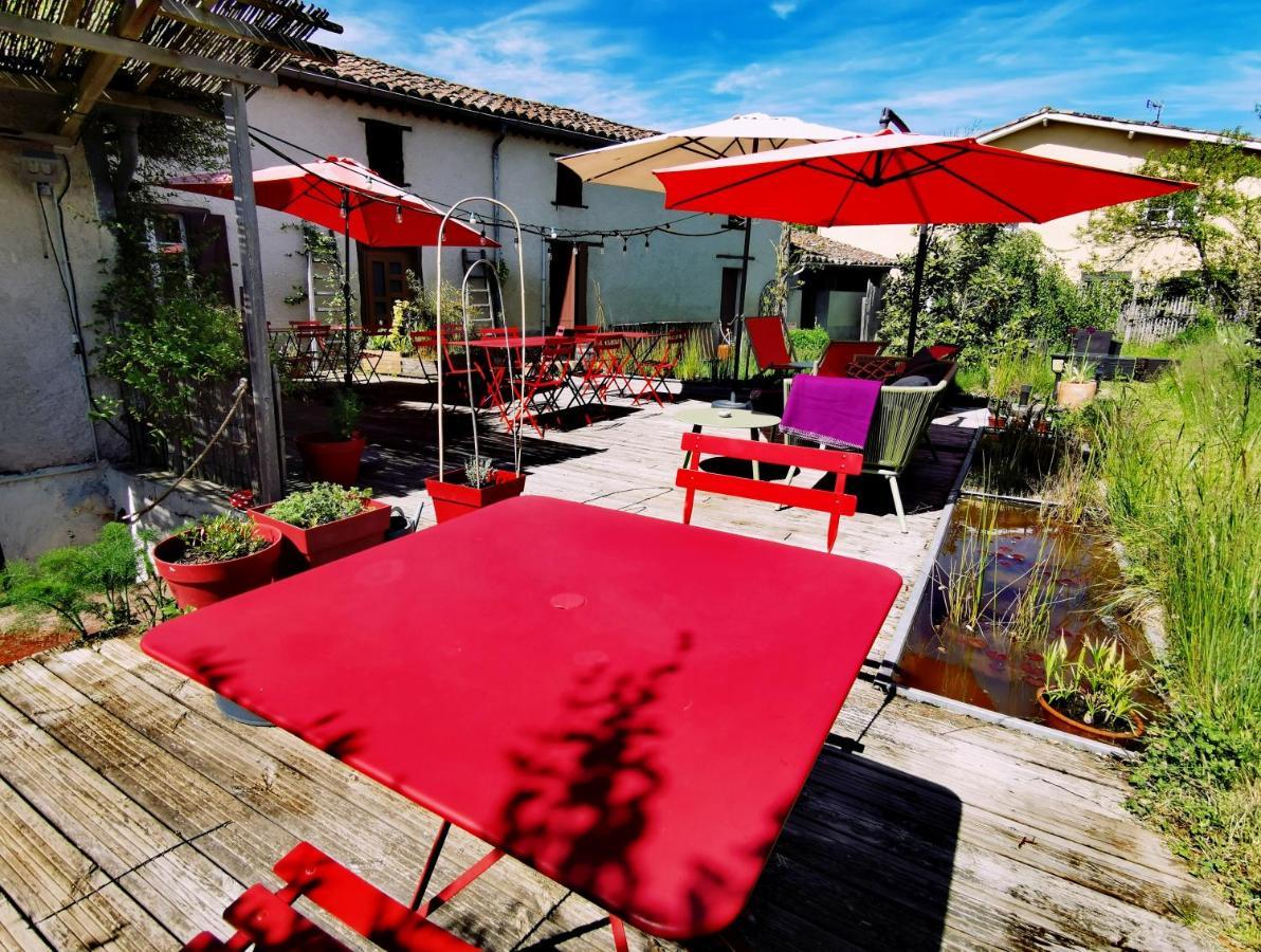 Logis Hotel Restaurant La Barguillere Saint-Pierre-de-Rivière Exteriör bild