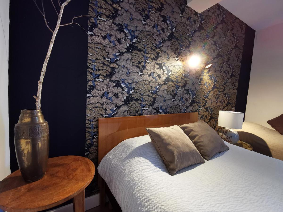 Logis Hotel Restaurant La Barguillere Saint-Pierre-de-Rivière Exteriör bild