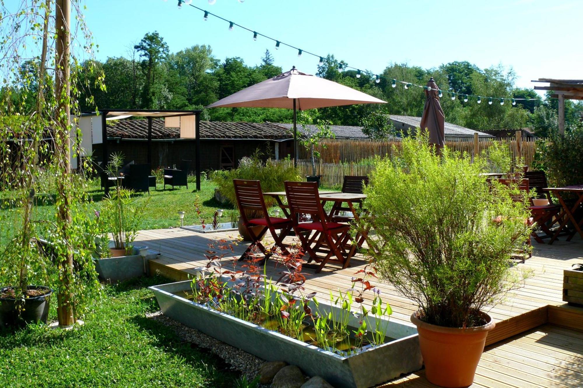Logis Hotel Restaurant La Barguillere Saint-Pierre-de-Rivière Exteriör bild