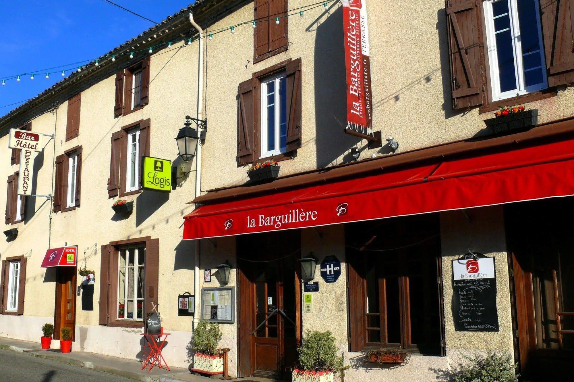 Logis Hotel Restaurant La Barguillere Saint-Pierre-de-Rivière Exteriör bild
