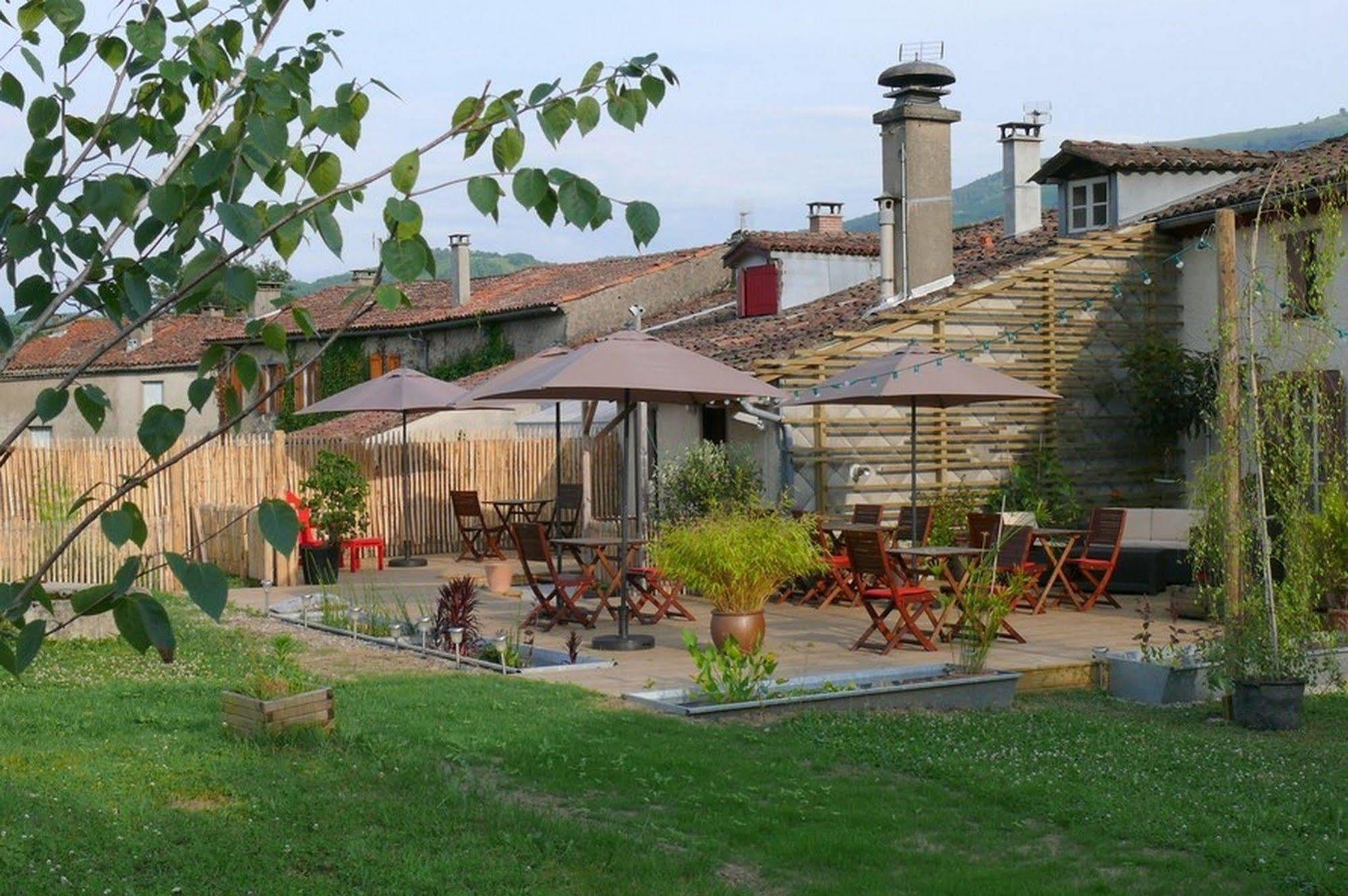 Logis Hotel Restaurant La Barguillere Saint-Pierre-de-Rivière Exteriör bild
